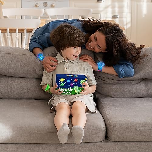 SEKEAHU Glow in the Dark Fidget Toy Set for Kids 4-12